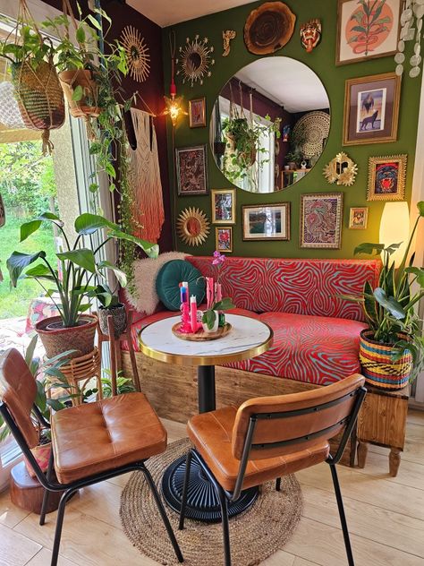 We all need a space to chill 😎 Very Small Living Room Ideas Indian, Vanlife Design, Boho Maximalism, Vintage Eclectic Home, Eclectic Dining, Apartment Makeover, Kitchen Wall Colors, Kitchen Dinning, Room Closet