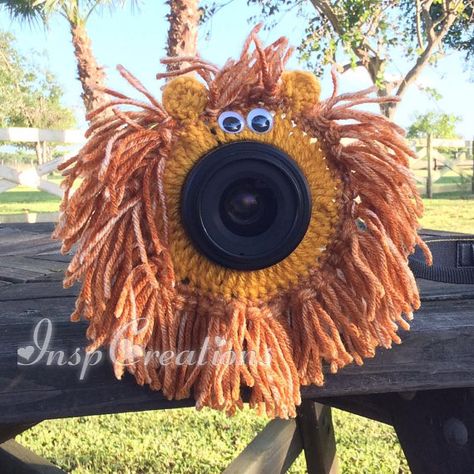 Crochet Lion, Handmade Yarn, Diy Photography, Crochet Accessories, Diy Projects To Try, Life Savers, Still Image, Make Time, Photo Session