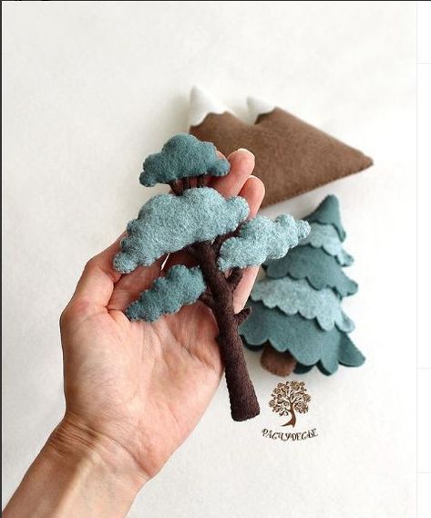 Forest Nursery Decor, Diy Woodland, Coniferous Forest, Tree Mountain, Diy Baby Mobile, Cot Mobile, Cute Sewing Projects, Felt Mobile, Pink Christmas Decorations