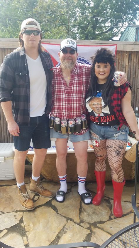 Red Neck Woman Costume, Hill Billy Party Outfit, Hill Billy Outfit Ideas, Hillbilly Party Costumes Women, Hillbilly Halloween Costumes, Red Neck Outfit, Red Neck Outfit Ideas, Red Neck Costume, Trailer Park Costume