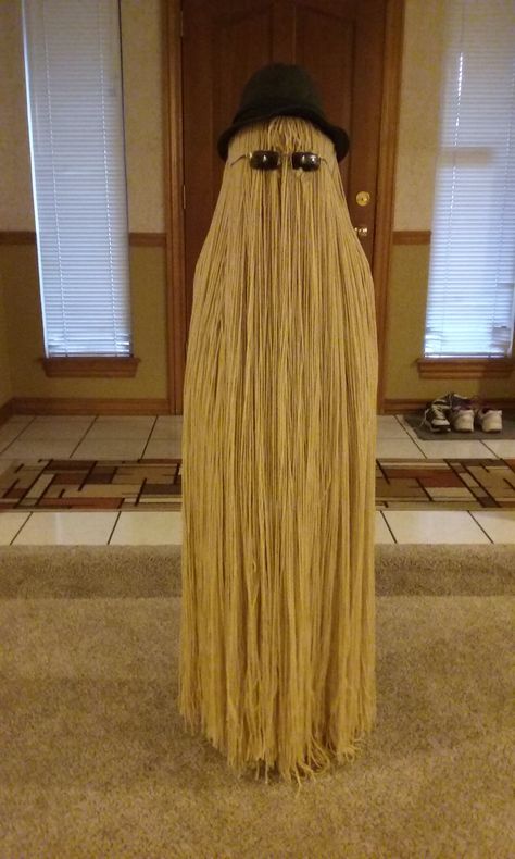 Cousin It Costume, Adams Family Costume, Addams Family Halloween Costumes, Adams Family Halloween, It Costume, Cousin Itt, Family Costumes Diy, Cousin It, Addams Family Costumes