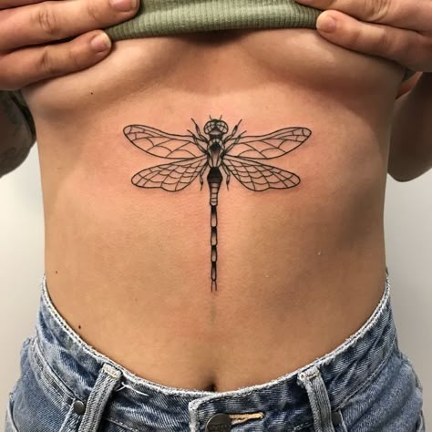 Dragon Fly Stomach Tattoo, Dragonfly Stomach Tattoo, Dragon Fly Tattoo Sternum, Dragonfly Chest Tattoo Female, Cool Sternum Tattoos, Dragonfly Sternum Tattoo, Sternum Tattoos, Tattoo Designs Unique, Optical Illusion Tattoos