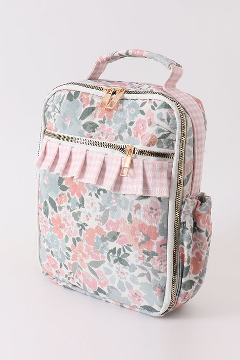 This lunch bag is blooming with style, featuring a playful pink floral design. Keep your lunch fresh and fashionable with this quirky accessory. Perfect for on-the-go meals, add a touch of fun to your lunch routine! 8*10*3in 25%Cotton 75%Polyester MC403332 Cute Aesthetic Lunch Bag, Cute Lunch Boxes For Teens, Things To Add To Your Wishlist, Cute Lunch Bags, School Purse, Pink Lunch Bag, Preppy School Supplies, Cute Lunch Boxes, School Bag Essentials