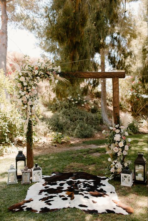 #wedding #summer #summerweddings #country #western #cowprint #cowhiderug Western Civil Wedding, Rustic Country Wedding Venue Ideas, Cow Hyde Wedding, Wedding Inspiration Country, Elegant Rustic Wedding Ideas Decorations, Farm Wedding Alter, Backyard Wedding Country, Cow Print Wedding Ideas, September Wedding Rustic