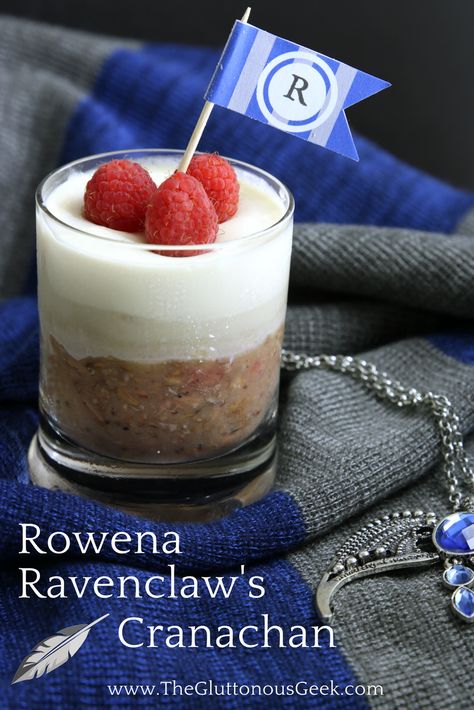 Rowena Ravenclaw's Cranachan made with toasted oats, scotch whiskey, and jasmine tea-infused whipped cream -- inspired by Hogwarts's mother of magical mad scientists. Recipe by The Gluttonous Geek. Food Inspired By Movies, Harry Potter Inspired Food, Movie Inspired Recipes, Nerdy Food, Nerd Food, Harry Potter Treats, Rowena Ravenclaw, Harry Potter Snacks, Movie Food