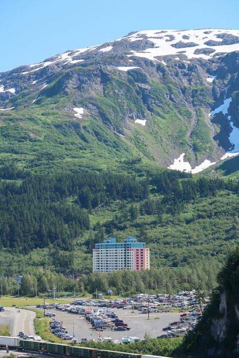 Whittier, Alaska Teluk Alaska, Whittier Alaska, Alaska Photos, Eco City, Amazing Places On Earth, City Buildings, 2024 Vision, Amazing Places, Vacation Trips