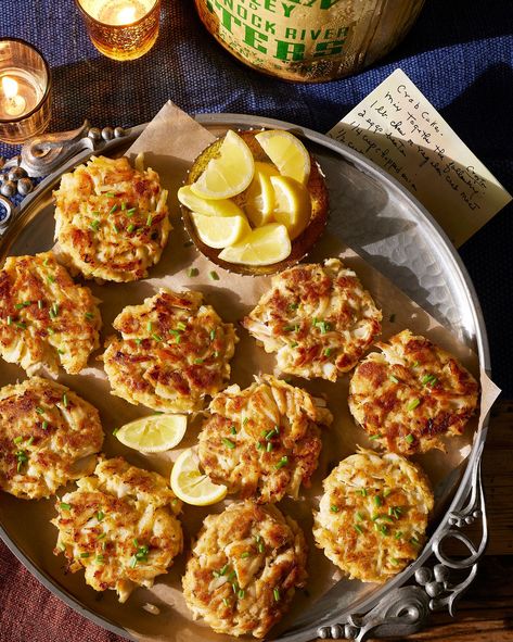 Thanksgiving Crab Cakes Best Ever Crab Cakes, Friendsgiving Recipes, Thanksgiving Meals, Best Thanksgiving Side Dishes, Thanksgiving Foods, Thanksgiving 2022, Easter Side Dishes, Crab Dishes, Recipes Seafood