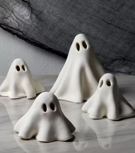 Ghost Tutorial, Grandma Camp, Ghost Crafts, Ghost Diy, Model Magic, Magic Crafts, Halloween Clay, Air Dry Clay Projects, Modeling Clay