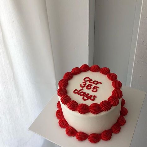 Minimalistic Cakes, 1st Year Cake, Anniversary Cake Designs, Cake For Boyfriend, Happy Anniversary Cakes, Korean Cake, Funny Birthday Cakes, Red Cake, Mini Cakes Birthday