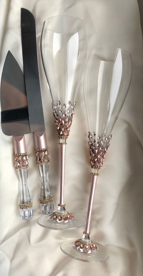 Bling Glasses, Table Dress, Rose Gold Wedding Set, Rose Gold Wedding Cakes, Wedding Cake Server Set, Rose Gold Cake, Blue Gold Wedding, Blossom Wedding, Wedding Champagne Glasses