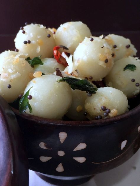 Ammini Kozhukattai are rice flour dumplings that are steamed, cooked and tossed in a tempering to make this Ganesh chaturthi snack. Rice Flour Dumplings Recipe, Recipe With Rice Flour, Food Stall Ideas, Rice Flour Recipe, Kozhukattai Recipe, Food Of India, Recipe With Rice, Rice Flour Recipes, Black Bean Ground Beef