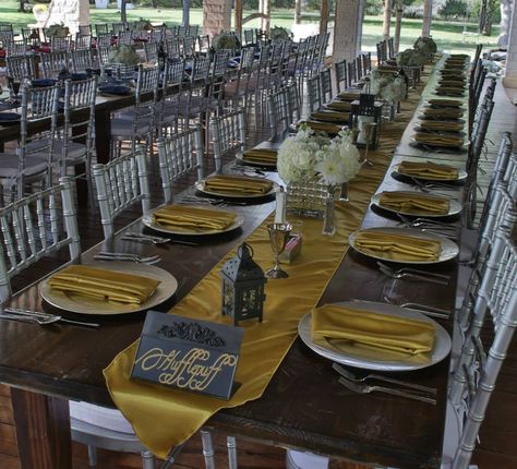 Harry Potter Wedding Reception Ideas, Hufflepuff Wedding Aesthetic, Hufflepuff Wedding, Slytherin Decor, Harry Potter Tea Party, Harry Potter Table, Harry Potter Tea, Harry Potter Places, Slytherin And Hufflepuff