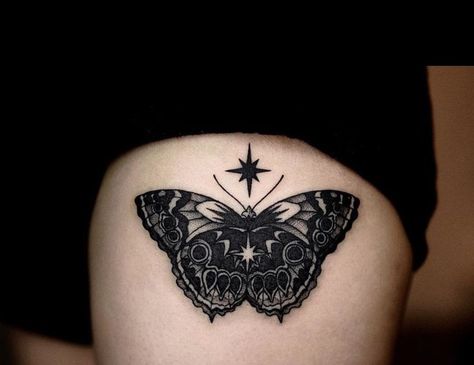 Trippy Tattoo Ideas, Trippy Tattoo, Moth Tattoo Design, Nouveau Tattoo, Grunge Tattoo, Fire Tattoo, Moth Tattoo, Leg Tattoos Women, Tattoo Cover-up