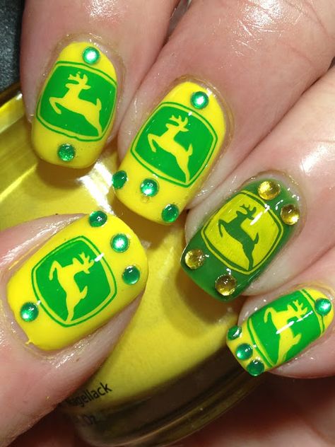 John Deere nails. One of the most perfect nail designs for Iowa lol John Deere Nails, Country Girl Nails, Deer Nails, Camo Nails, Country Nails, Green Nail Polish, Green Nail, Cute Nail Art, Girls Nails