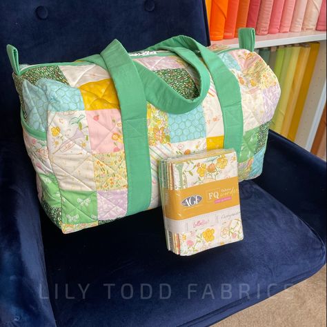 One of my favorite makes was when I used the LullaBee FQ bundle paired with the Patchwork Duffle pattern. A little girl is now the owner of this bag and she loves it! 🥰 Both the fabric and duffle patterns are available in the shop if you’re looking for a fun project or gift idea. Choose from many zipper colors and don’t forget your hardware! #patchworkduffle #makersgonnamake #sewist #quilter #lullabeefabrics #artgalleryfabrics #modernquilting #modernquilter #igquiltingcommunity Duffel Bag Pattern, Art Gallery Fabrics, She Loves, Modern Quilts, Duffel Bag, Fun Projects, Bag Pattern, My Favorite, Zipper