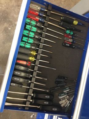 Workshop Organisation, Toolbox Organization, Tool Chest Organization, Single Car Garage, Cool Garages, Tool Storage Diy, Mechanic Garage, Tool Box Organization, Tool Box Storage