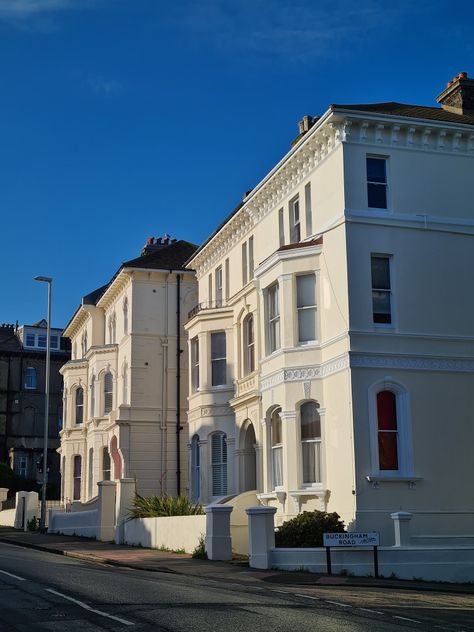 Brighton, apartment, white, clean aesthetic Brighton Houses Exterior, White Clean Aesthetic, Brighton Aesthetic, Brighton Apartment, Fake Scenarios, Brighton Houses, White Apartment, Heritage House, Life Board