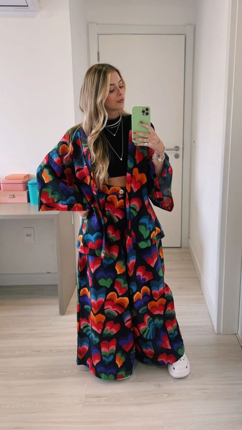 Flowy Outfits, Silk Dress Fashion, Dubai Outfits, Oversize Outfit, Work Outfit Inspiration, Mode Kimono, Love Girl, Outfit Mujer, Beach Wear Outfits