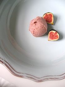 foodwanderings: Fig Gelato Fig Gelato, Fig Dessert Recipes, Fig Dessert, Rosh Hashana Recipes, Gelato Recipes, Creative Dessert Recipes, Fro Yo, Gelato Recipe, Hot Fudge Sauce