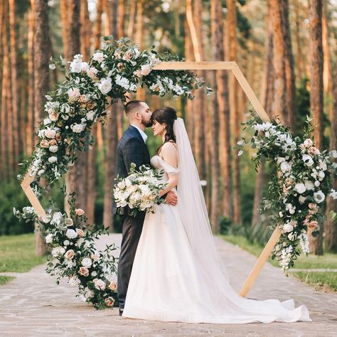 DIY wedding arch flowers