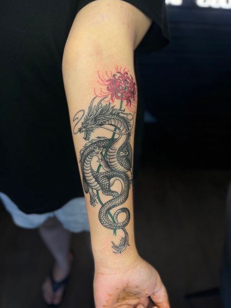 Dragon With Red Spider Lily Tattoo, Red Spider Lily Tattoo, Spider Lily Tattoo, Lilly Tattoo, Lillies Tattoo, Red Spider Lily, Spider Lily, Red Spider, Snake Tattoo Design