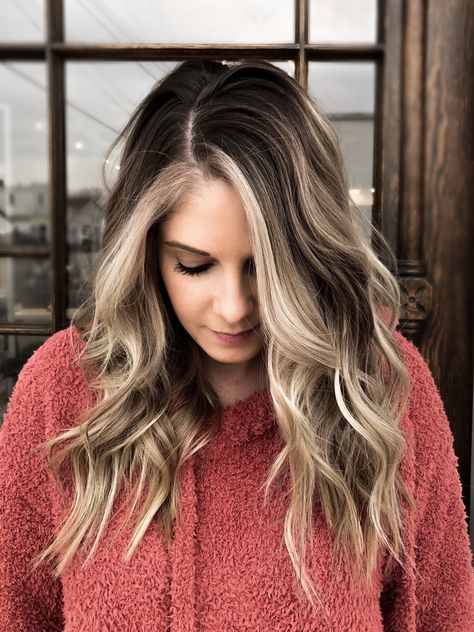 This color is a great transition for fall and winter for all blondes that want something lower maintenance. Lighter Fall Hair Colors, Blonde Fall Transition, Fall Transition Hair Color Blonde, Transition Blonde To Fall, Contrast Hair Color Blondes, Fall Hair Colors For Blondes Dark Roots, Transition From Blonde Back To Brunette, Baylage Hair Winter, Transition From Blonde To Brunette Balayage