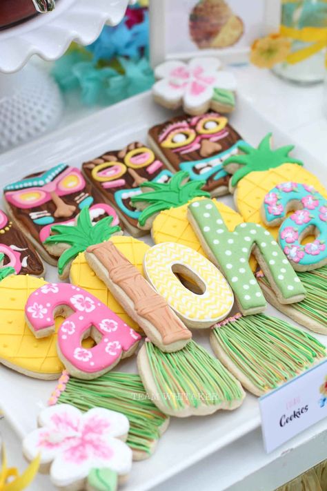 Luau Cookies, Kids Luau, Party Favors Ideas, Luau Party Food, Luau Party Decorations, Aloha Party, Favors Ideas, Luau Theme Party, Luau Birthday Party