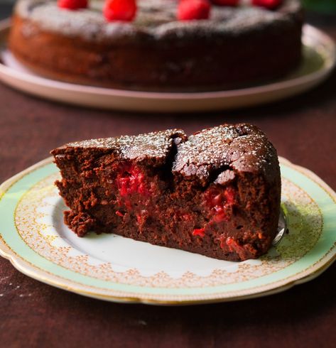 Blackberries Dessert, Raspberry Pudding, Nigella Lawson Recipes, Chocolate Breakfast, Gateaux Cake, Nigella Lawson, Pudding Cake, Chocolate Raspberry, Chocolate Pudding