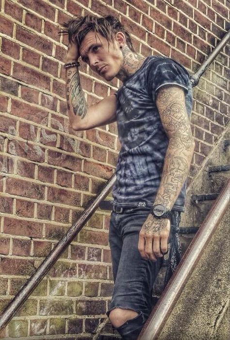 Sketch - Tattoo Fixers Dodie Tattoo, Team Tattoo, Tattoo Fixers, E.t Tattoo, Tatted Men, Paolo Nutini, Sketch Tattoo, Bear Men, It's Raining