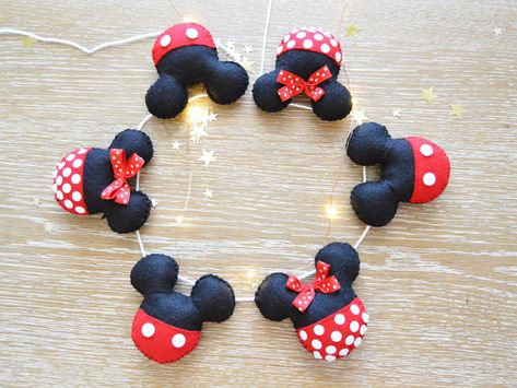 Disney Garland, Felt Disney, Mickey Garland, Disney Felt, Mickey Theme, Minnie Mouse Christmas, Disney Snacks, Disney Decor, Felt Garland