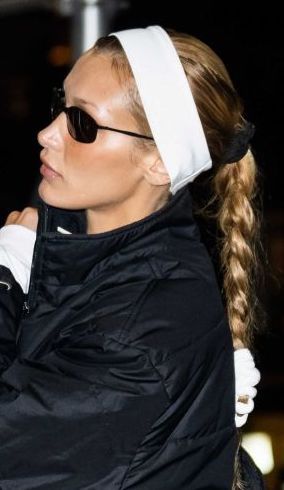 Headband Gym Hairstyles, Hairstyle With Headband Gym, Sweatband Hairstyles Workout, Bella Hadid Headband, Bela Hadid, Sporty Headband With Sweatband, One Size, Jersey Headband, Sporty Hairstyles, Athletic Hairstyles