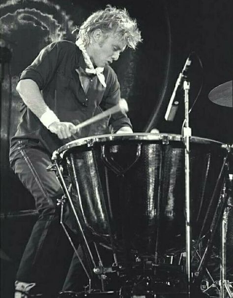 Roger Taylor Drum and Timpani Solo, Rock Montreal, 1981. Rogers Drums, Queen Drummer, Roger Taylor Queen, Queen Ii, Queen Poster, Ben Hardy, Queen Photos, Roger Taylor, Drummer Boy