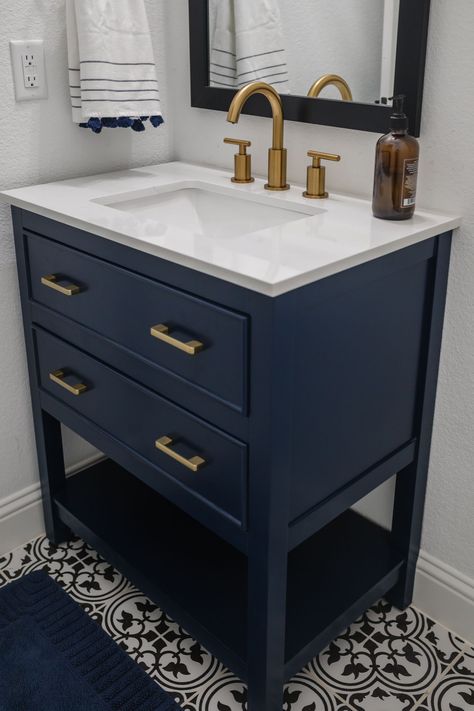 Blue Small Bathroom, Navy Blue Bathroom Vanity, Blue Small Bathrooms, Navy Blue Bathroom Decor, Black Ceramic Tile, Brass Bathroom Vanity, Small Powder Room, Navy Blue Bathrooms, Navy Bathroom