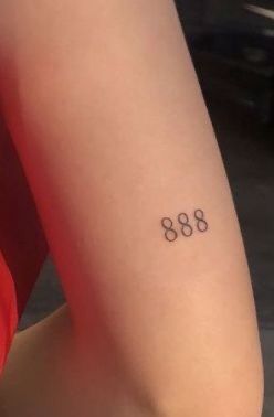 Angel Number 888, Number Tattoos, Inspiration Tattoo, Tattoos Geometric, Stylist Tattoos, Classy Tattoos, Discreet Tattoos, Dainty Tattoos, Dream Tattoos