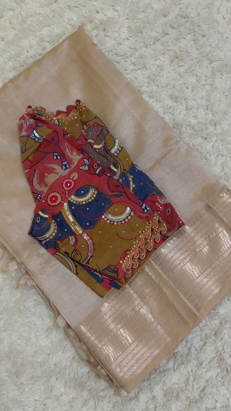 Mangalagiri Pattu Sarees Blouse Designs, Saari Collection, Kalamkari Blouses, Mangalagiri Pattu Sarees, Saree Combination, Glam Quotes, Kerala Saree Blouse Designs, Kalamkari Fabric, Kalamkari Blouse