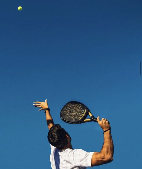 Mens Tennis Aesthetic, Padel Photoshoot Ideas, Tennis Action Shots, Tennis Photoshoot Ideas Men, Tennis Instagram Pictures, Vintage Photoshoot Men, Tennis Photoshoot Ideas, Athlete Photography, Tennis Photoshoot