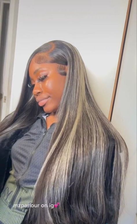 Side Part Wig Straight With Highlights, Side Part Wig With Highlights, Side Part Frontal Wig, Black Hair With Blonde Highlights, Blonde Highlights On Dark Hair, Frontal Wig Hairstyles, Birthday Hairstyles, Quick Weave Hairstyles, Sew Ins