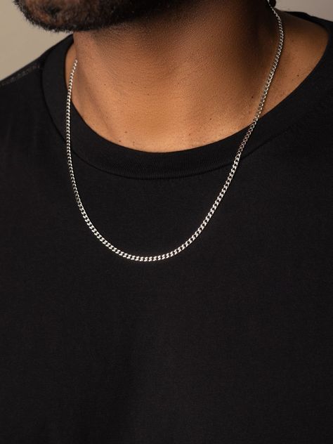 How To Wear Mens Jewelry, Man Silver Necklace, Guy Chains Necklace, Guys Necklaces Silver, White Gold Chains Mens, Guys Chains Necklace, Chains Men Aesthetic, Chains Men Jewelry, Aesthetic Chains Men