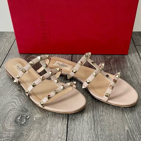 Valentino Rockstud Slide Sandal Luxury Wishlist, Valentino Sandals, Valentino Garavani Shoes, Shoes Ideas, Valentino Rockstud, Garment Bag, Birthday Wishlist, Studded Leather, Shoe Box