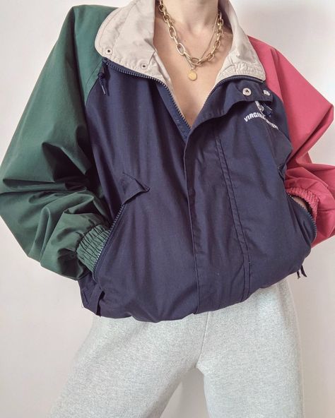 Grunge Photography Aesthetic, Colorful Windbreaker, Airbrush App, Merch Ideas, Fashion 90s, Aesthetic Minimalist, Posing Tips, Photography Aesthetic, Photo Edited