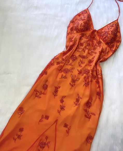 Orange Spaghetti, Evening Dress Outfit, Tulle Prom Dresses, Prom Dress Inspo, Outfits New Year, New Years Eve Dresses, Eve Dresses, Prom Dress Inspiration, Beaded Prom Dress