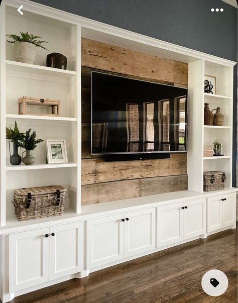 Tv Wall With Built In Shelves, Living Room Bump Out, Entertainment Center With Storage, Bookshelves With Tv, Built In Shelves Living Room, Living Room Wall Units, Living Room Built Ins, Living Room Entertainment Center, Dinner Room