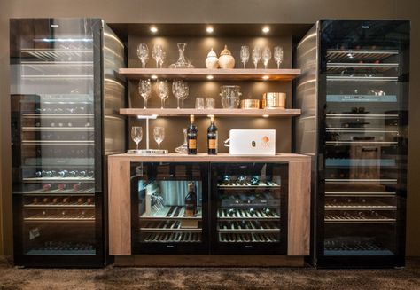 Wine Chiller Ideas, Wine Refrigerator Ideas, Wine Fridge Bar, Built In Wine Fridge, Wine Room Design, Fridge Design, Wine Cellar Basement, Glass Wine Cellar, Home Wet Bar