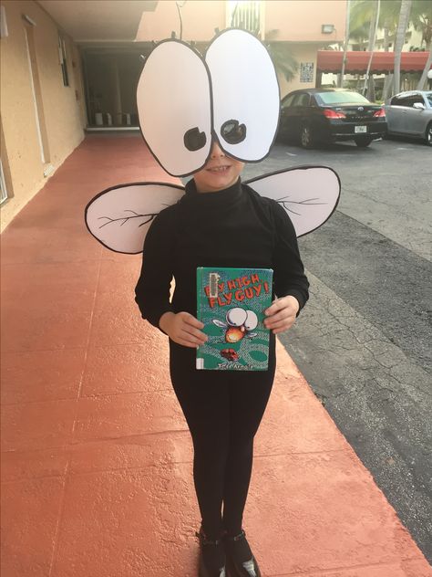 fly guy costume Fly Guy Costume Diy, Fly Guy Costume, Costume Template, Book Character Costume, Storybook Character Costumes, Costumes Faciles, Book Characters Dress Up, Book Character Day, Character Dress Up