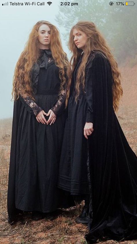 Gothic Woods, Folk Goth, Witch Shoot, Dark Mori Fashion, Witch Outfits, Pagan Wedding, Dark Mori, Mori Fashion, Witch Fashion