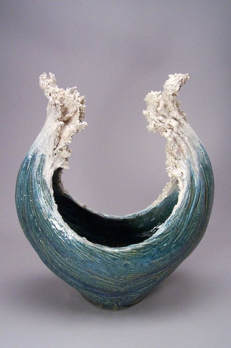 Ocean-Inspired Ceramic Sculptures Resemble Cresting Waves - My Modern Met                                                                                                                                                     More Poterry Art, Abstract Pottery, Dekoratívne Vence, Sculptures Céramiques, Cerámica Ideas, Tanah Liat, Keramik Design, Pottery Classes, Pottery Sculpture