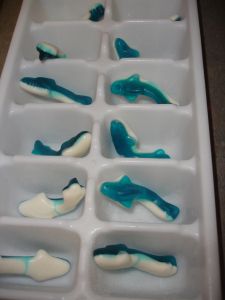 Shark Party Ideas, Shark Week Party, Ocean Birthday Party, Shark Themed Birthday Party, Fishing Birthday Party, Fest Temaer, Ocean Birthday, Fiesta Tropical, Fishing Party