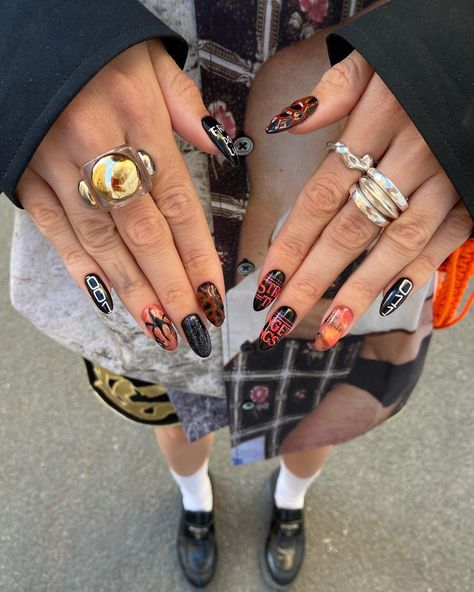 Carrie Nails, Stranger Things Nails Designs, Stranger Things Nail Ideas, Stranger Things Nail Art, Horror Themed Nails, Horror Nails Acrylic, Halloween Gel Nails, Style A Leather Jacket, Acrylic Nails Almond Shape