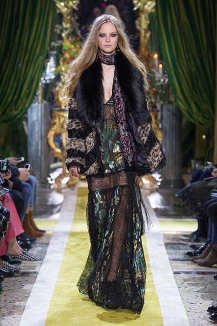 Carnaby Street, Spring Couture, New Classic, Style Chic, Roberto Cavalli, Winter Style, Boho Hippie, Festival Outfits, Couture Fashion