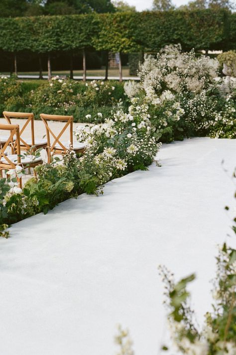 French Chateau Wedding, Ceremony Details, Epic Wedding, Aisle Flowers, Wedding Aisle Decorations, Chateau Wedding, Ceremony Inspiration, France Wedding, Aisle Decor